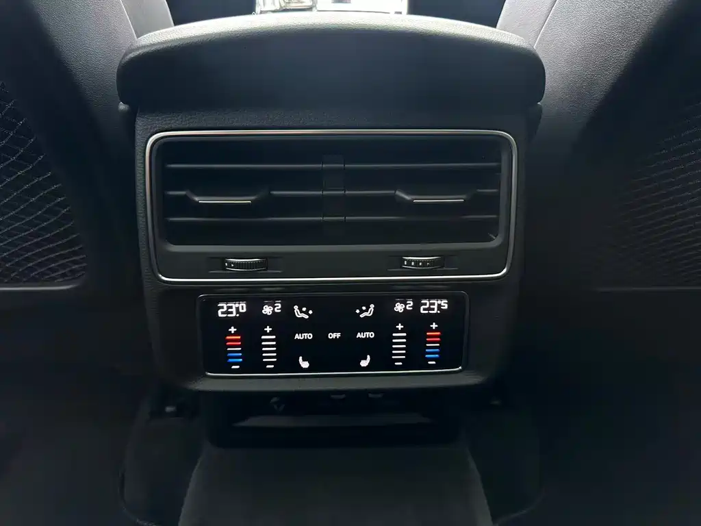 Audi Q8 — миниатюра 23