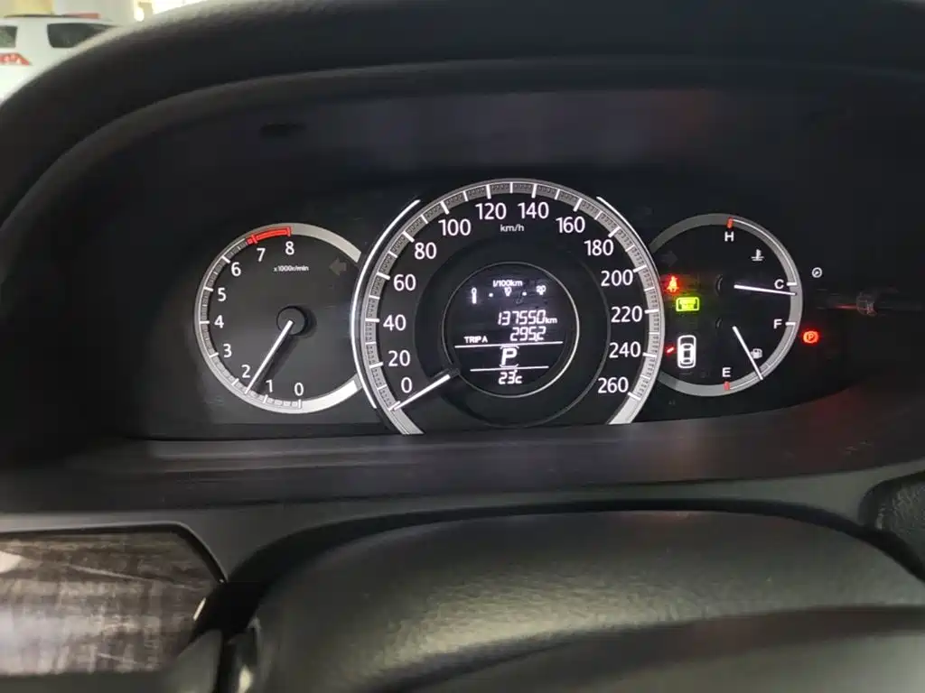 Honda Accord — миниатюра 12