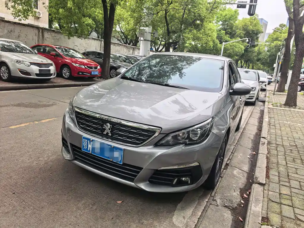 Peugeot 308 2016