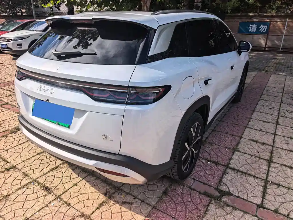 BYD L DM-i — миниатюра 4