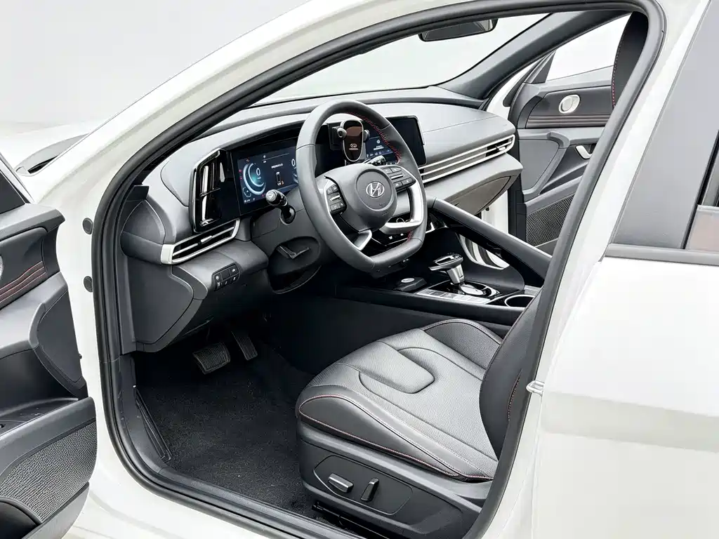 Hyundai Elantra — миниатюра 7