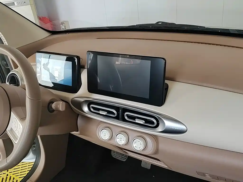 Wuling MINIEV — миниатюра 7