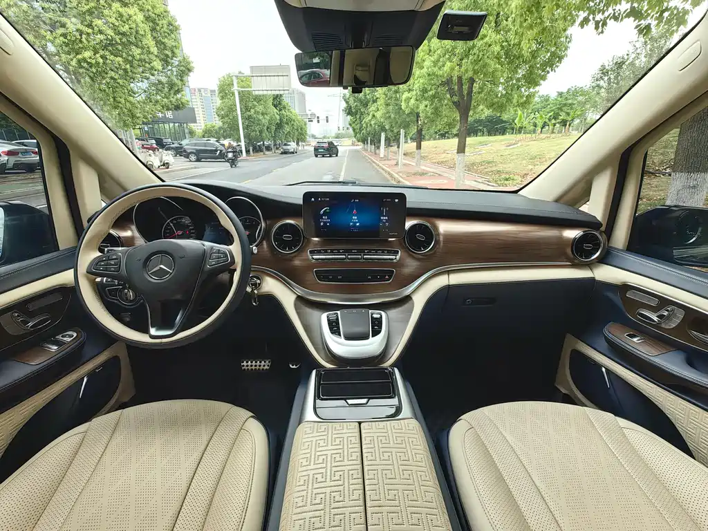 MERCEDES-BENZ V CLASS