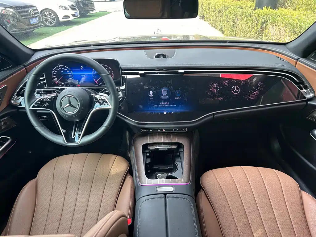 Mercedes-Benz E-Class — миниатюра 9