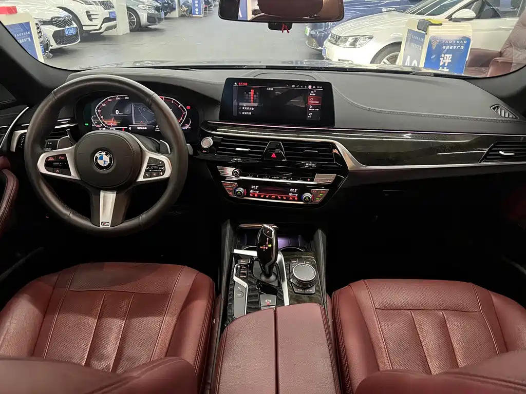 BMW 5 Series — миниатюра 6