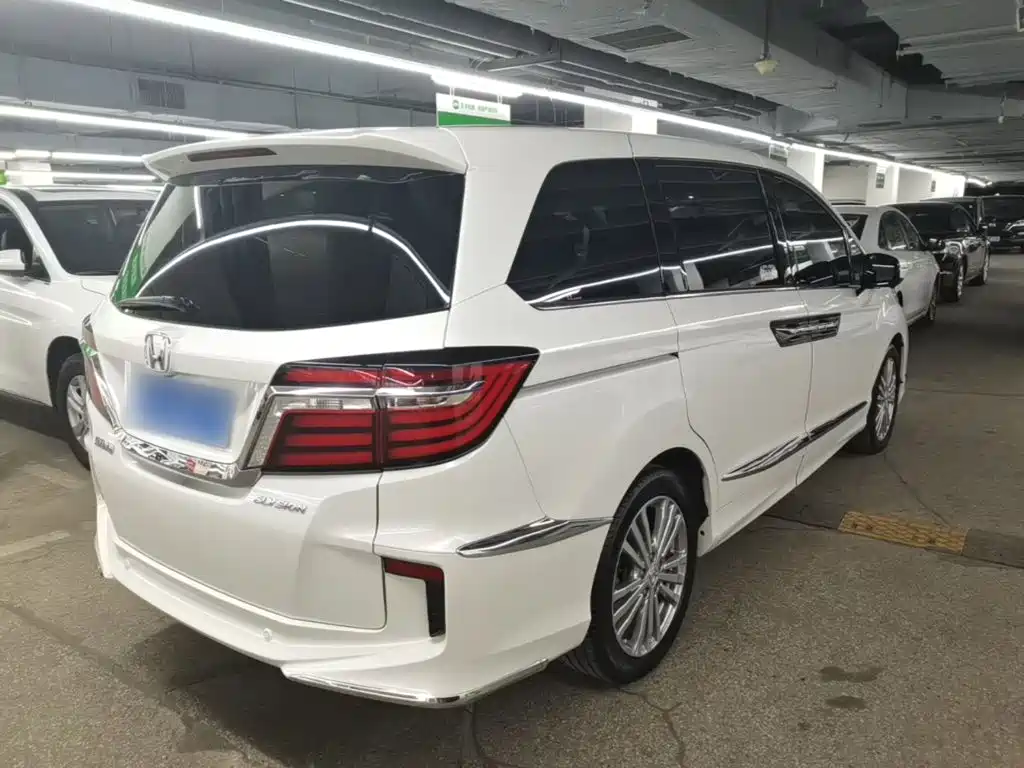 Honda Elysion — миниатюра 7