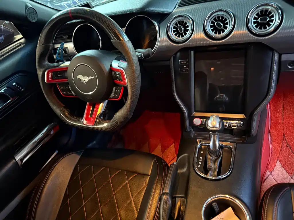 Ford Mustang — миниатюра 16