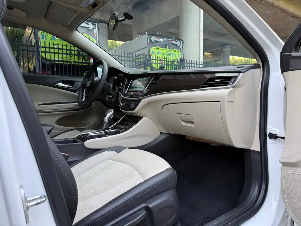 Buick Verano — миниатюра 9