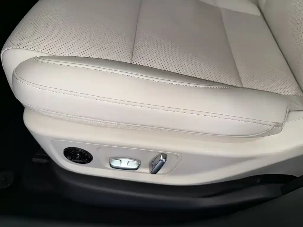 Li Auto L6 2025 Pro
