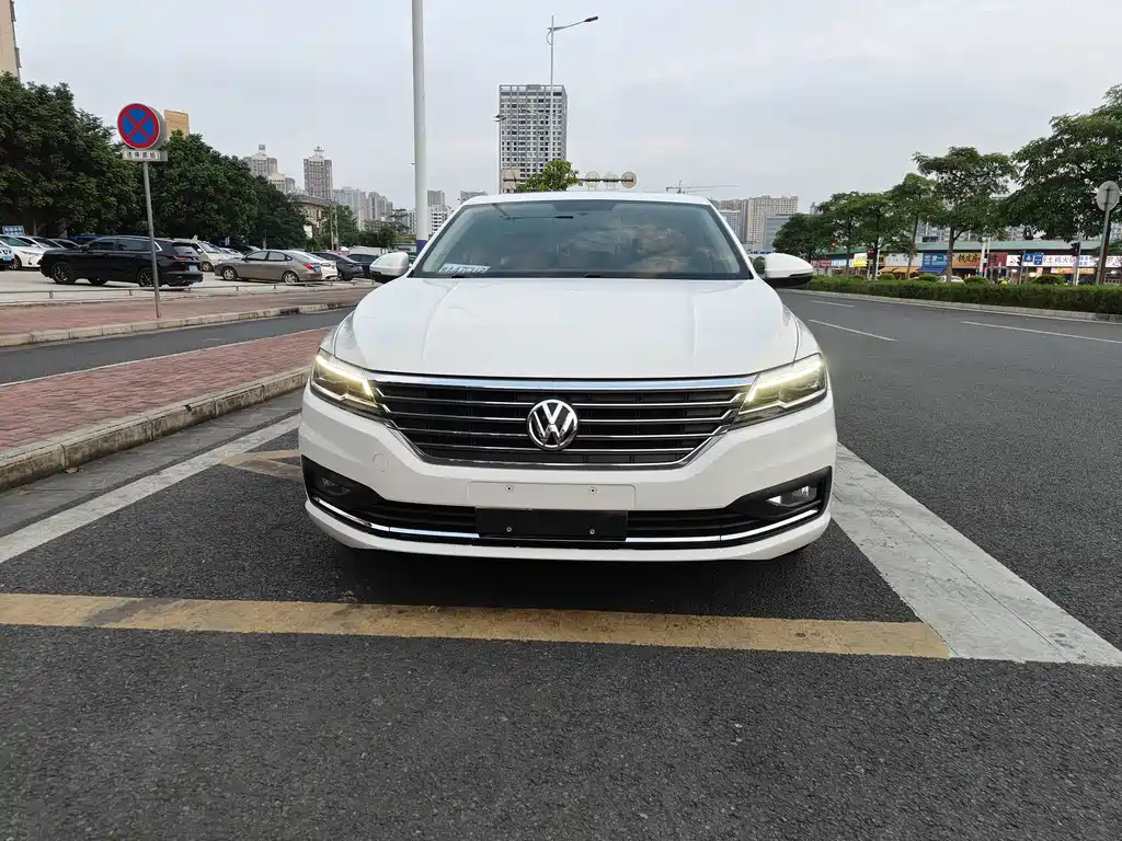 Volkswagen Lavida — миниатюра 2