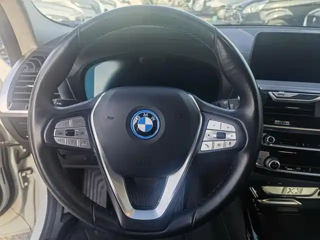 BMW iX3 — миниатюра 14