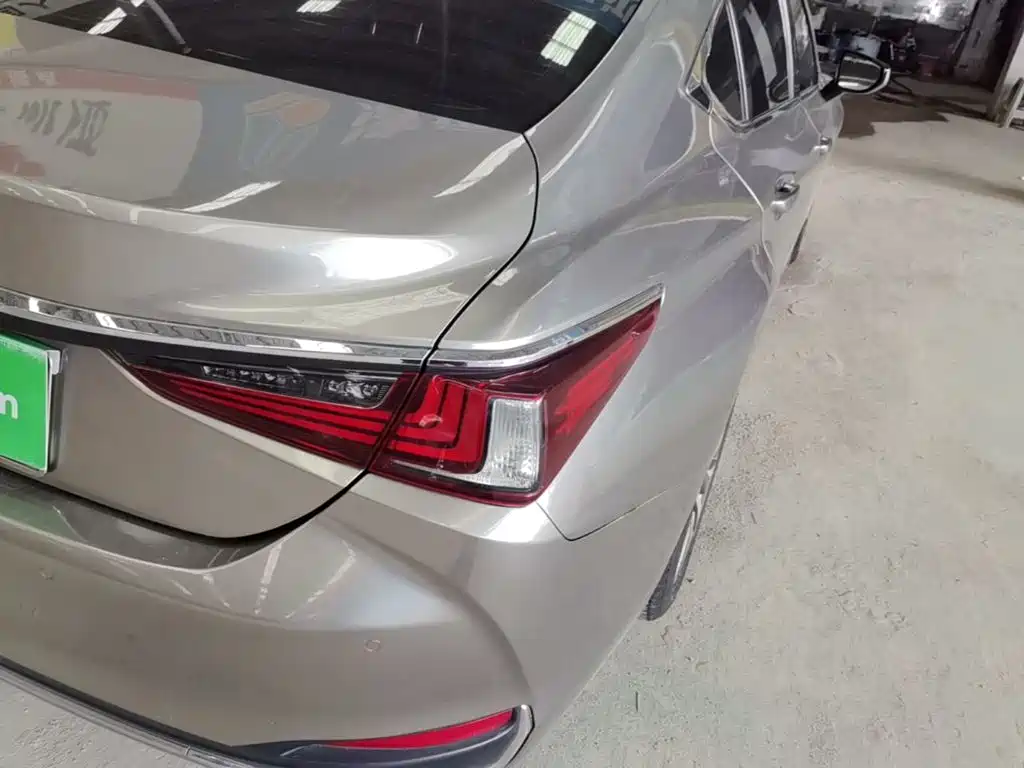Lexus ES — миниатюра 8