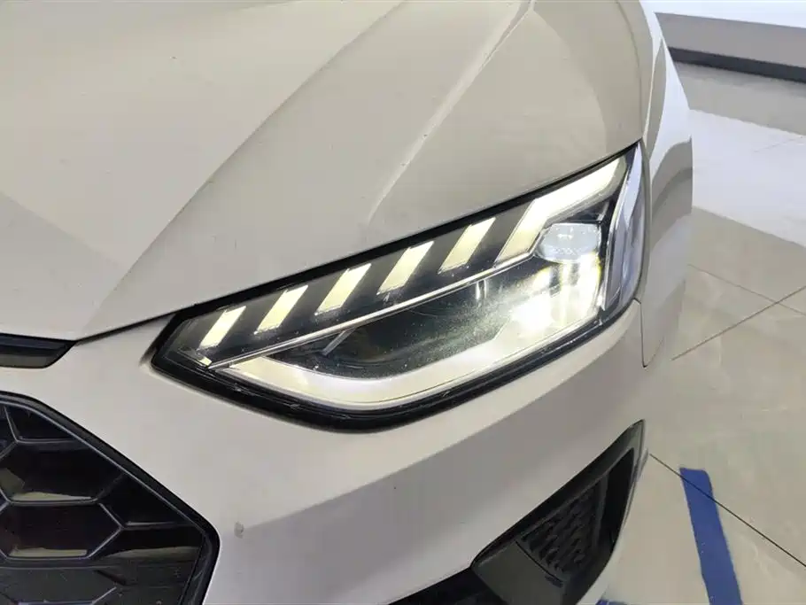 Audi A4L 2023 40 TFSI Luxury