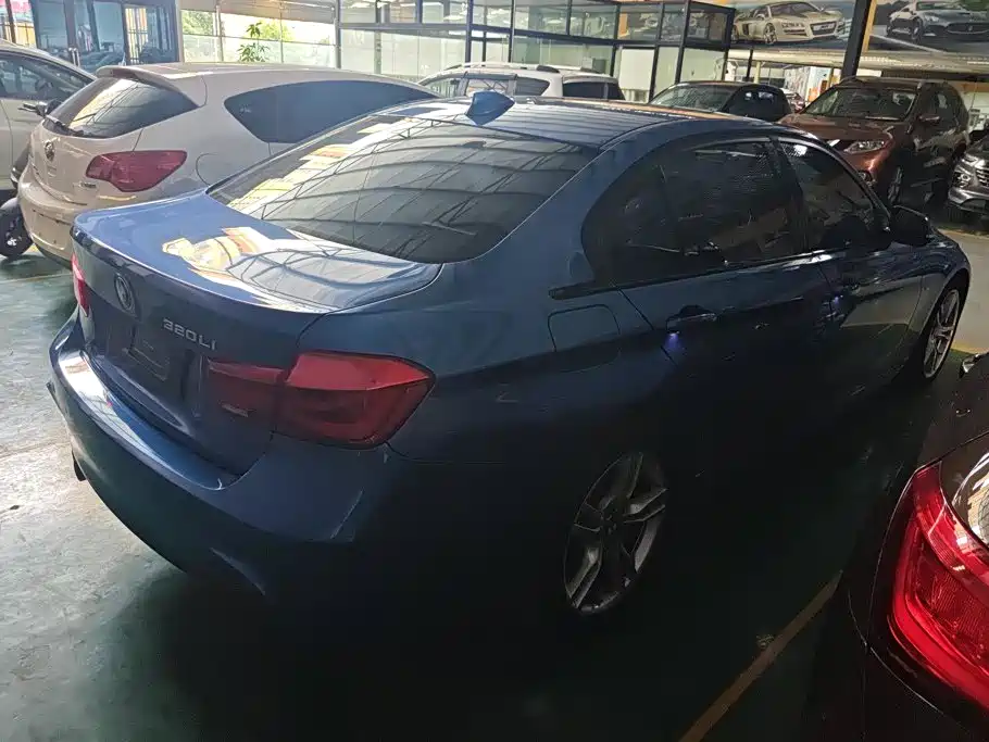 BMW 3 Series — миниатюра 3