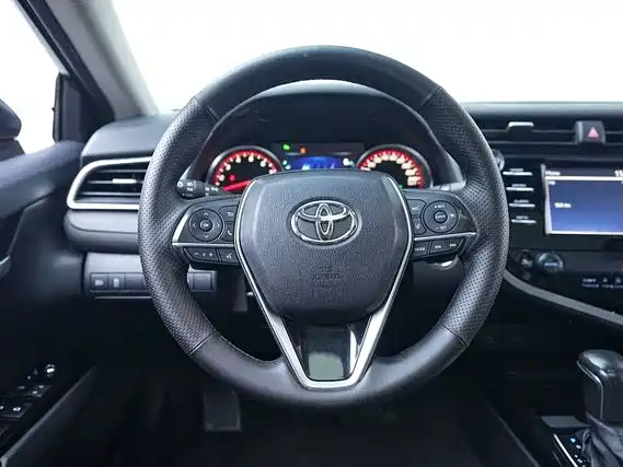 Toyota Camry — миниатюра 6