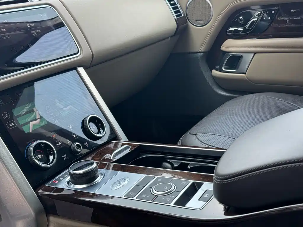 Land Rover Range Rover — миниатюра 10