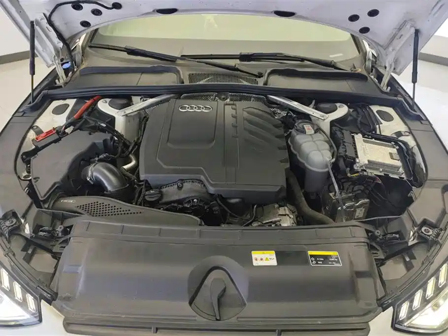 Audi A4L 2023 40 TFSI Luxury