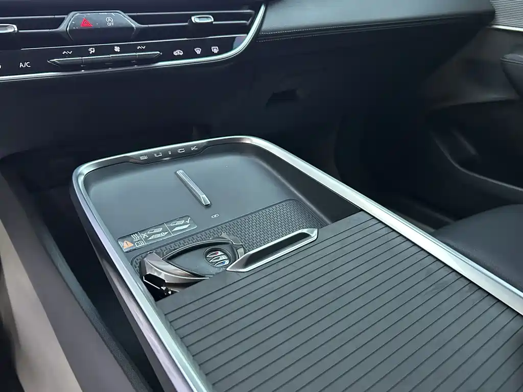Buick LaCrosse — миниатюра 12