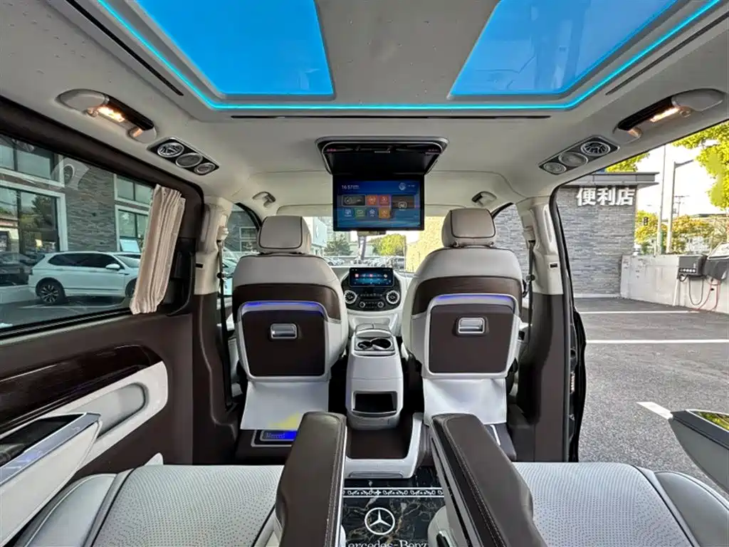 Mercedes-Benz Vito 2021 2.0T 7 мест