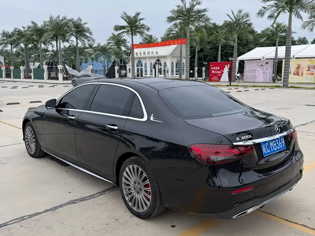 Mercedes-Benz E-Class — миниатюра 8