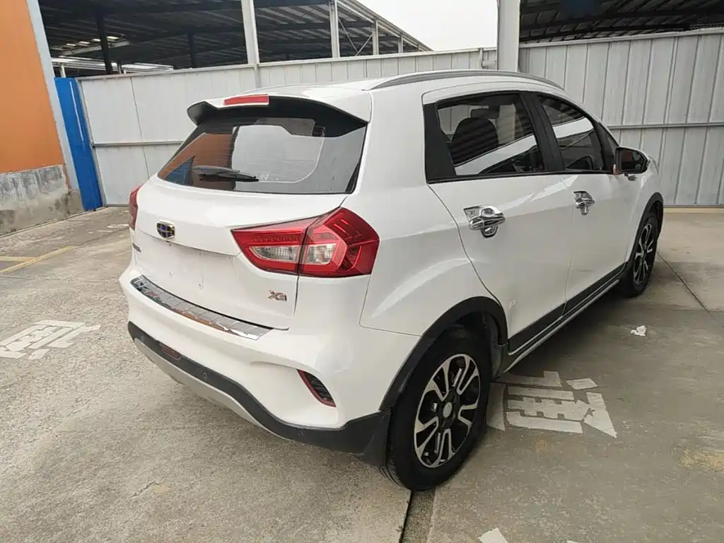 Geely Vision X3 — миниатюра 7