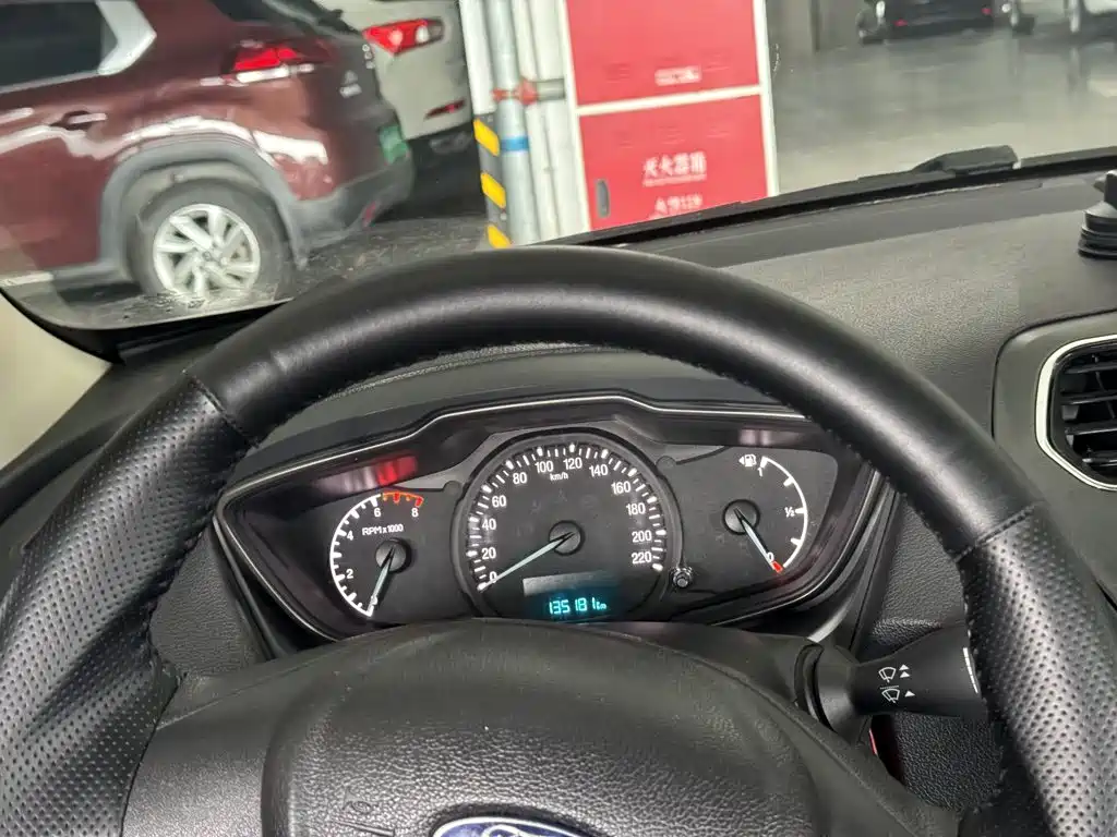 Ford Escort — миниатюра 8