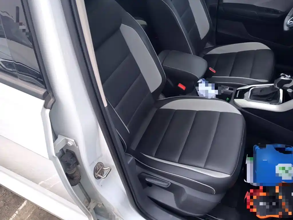 Volkswagen T-Roc — миниатюра 25