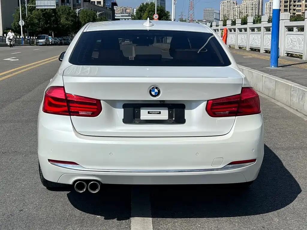 BMW 3 Series — миниатюра 6