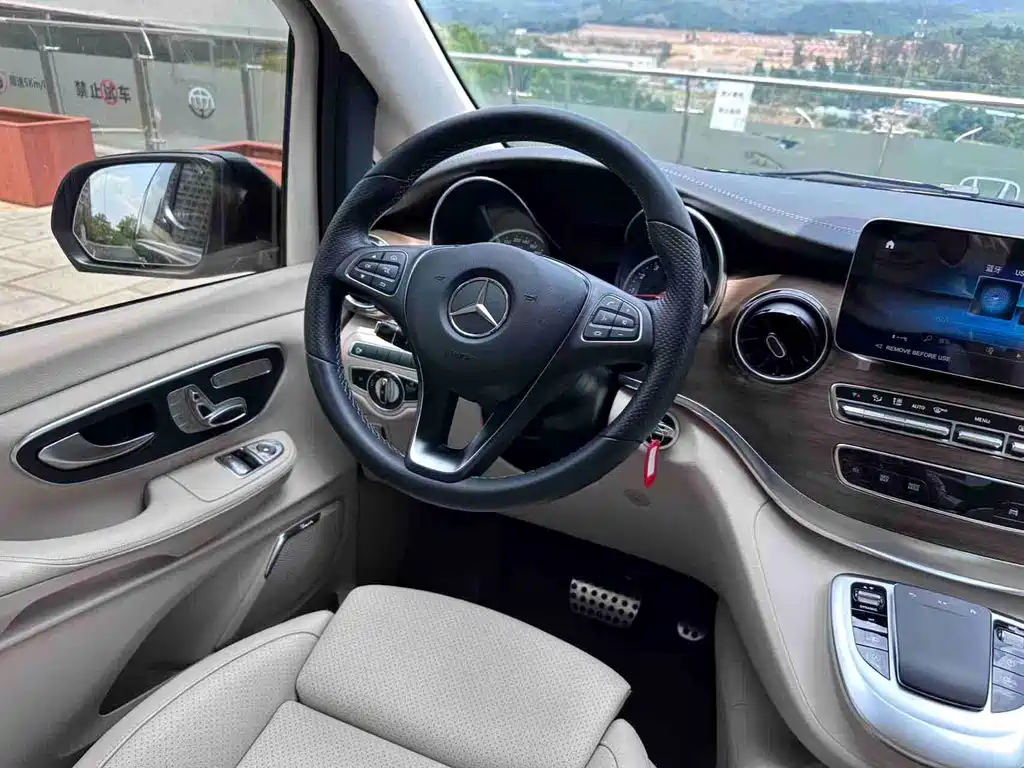 Mercedes-Benz V-Class — миниатюра 14
