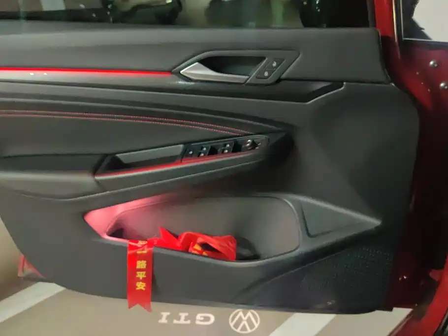 Volkswagen Golf GTI — миниатюра 7