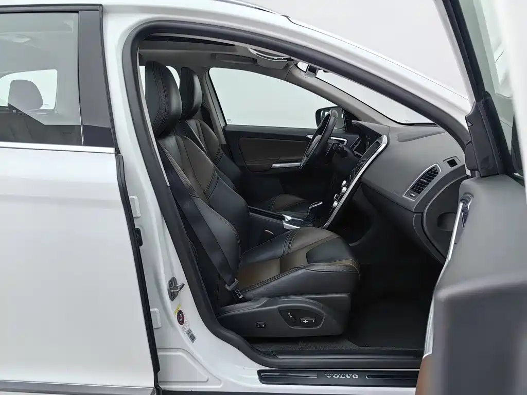 Volvo XC60 — миниатюра 23