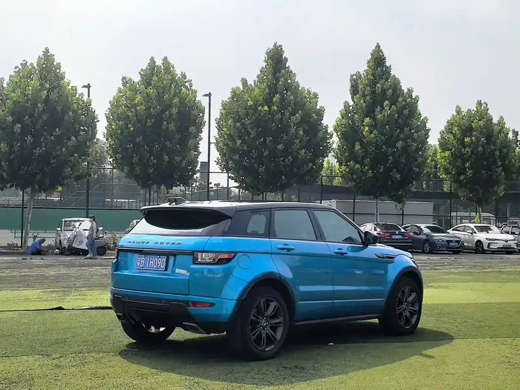 Land Rover Evoque — миниатюра 6
