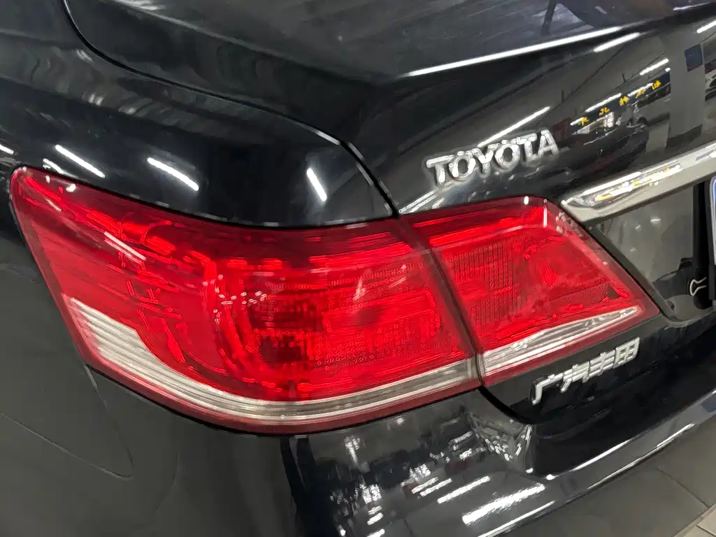 Toyota Camry — миниатюра 12