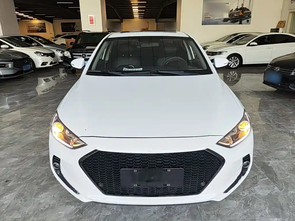 Hyundai Elantra — миниатюра 3