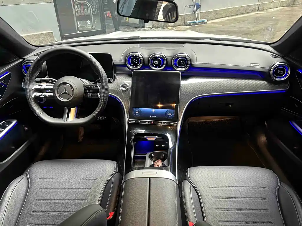 Mercedes-Benz C-Class — миниатюра 6