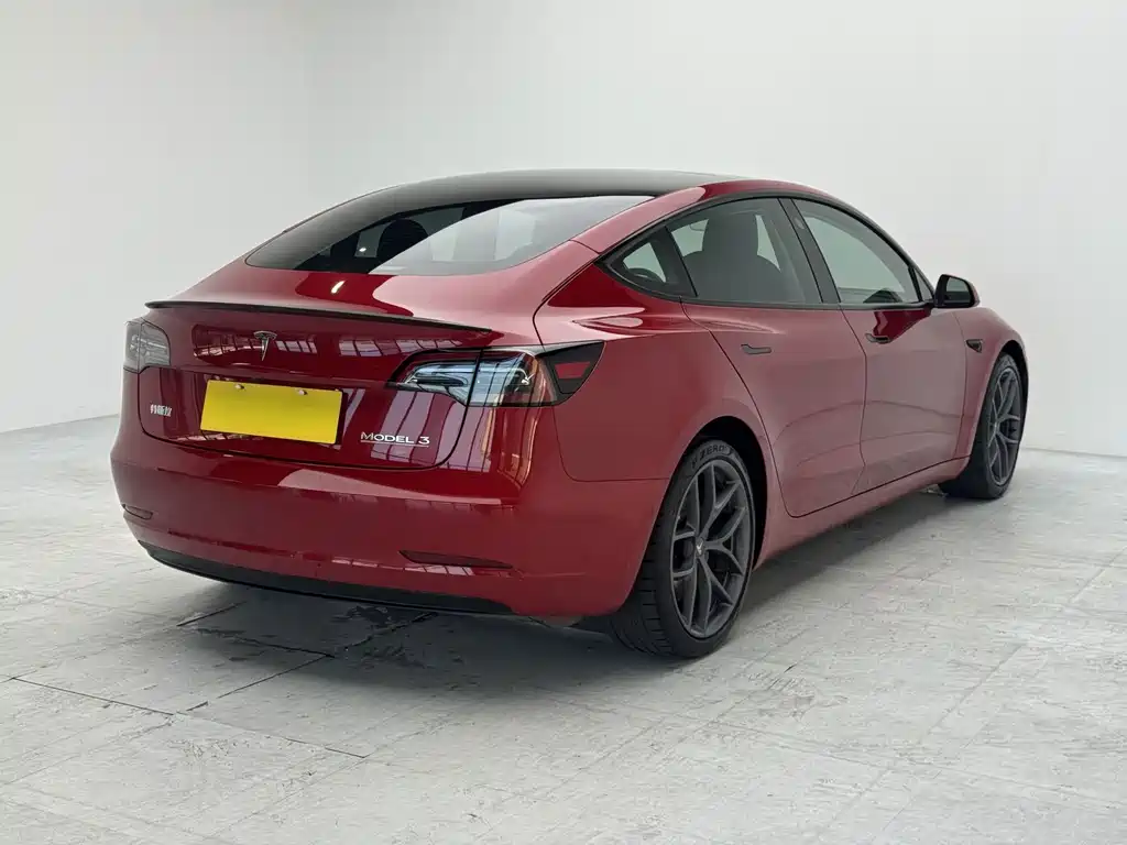 Tesla Model 3 — миниатюра 6