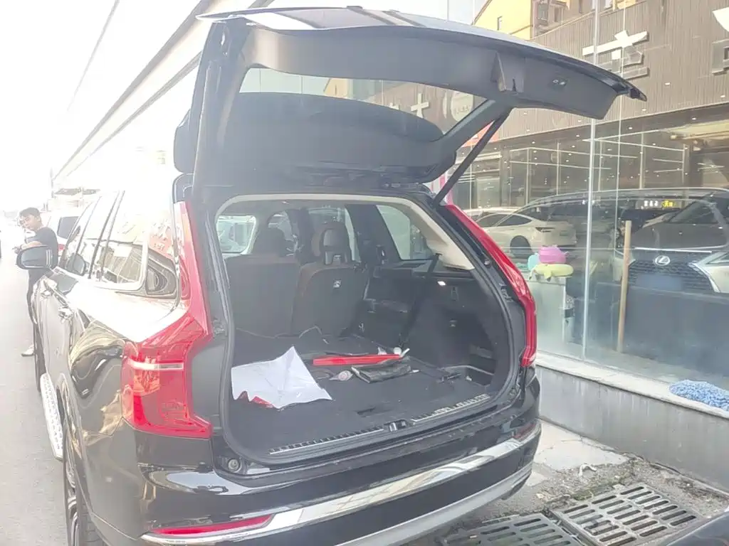 Volvo XC90 — миниатюра 19