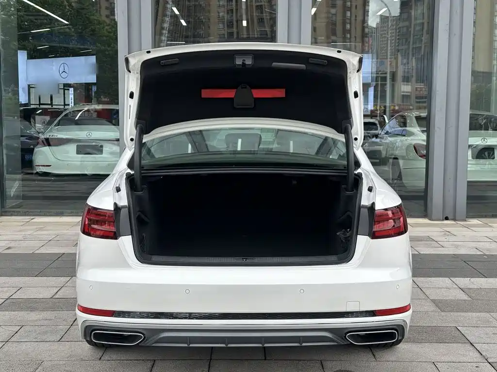 Audi A4L — миниатюра 16