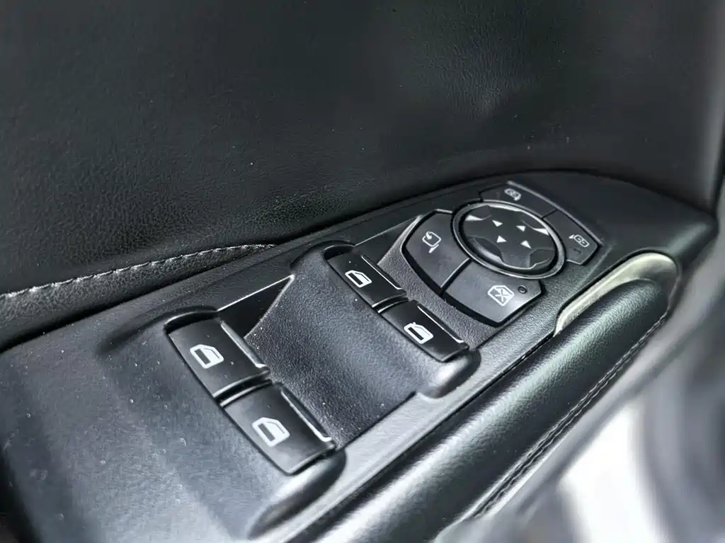 Lincoln MKC — миниатюра 25
