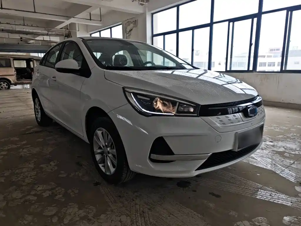 Guojin Auto Junxing — миниатюра 4