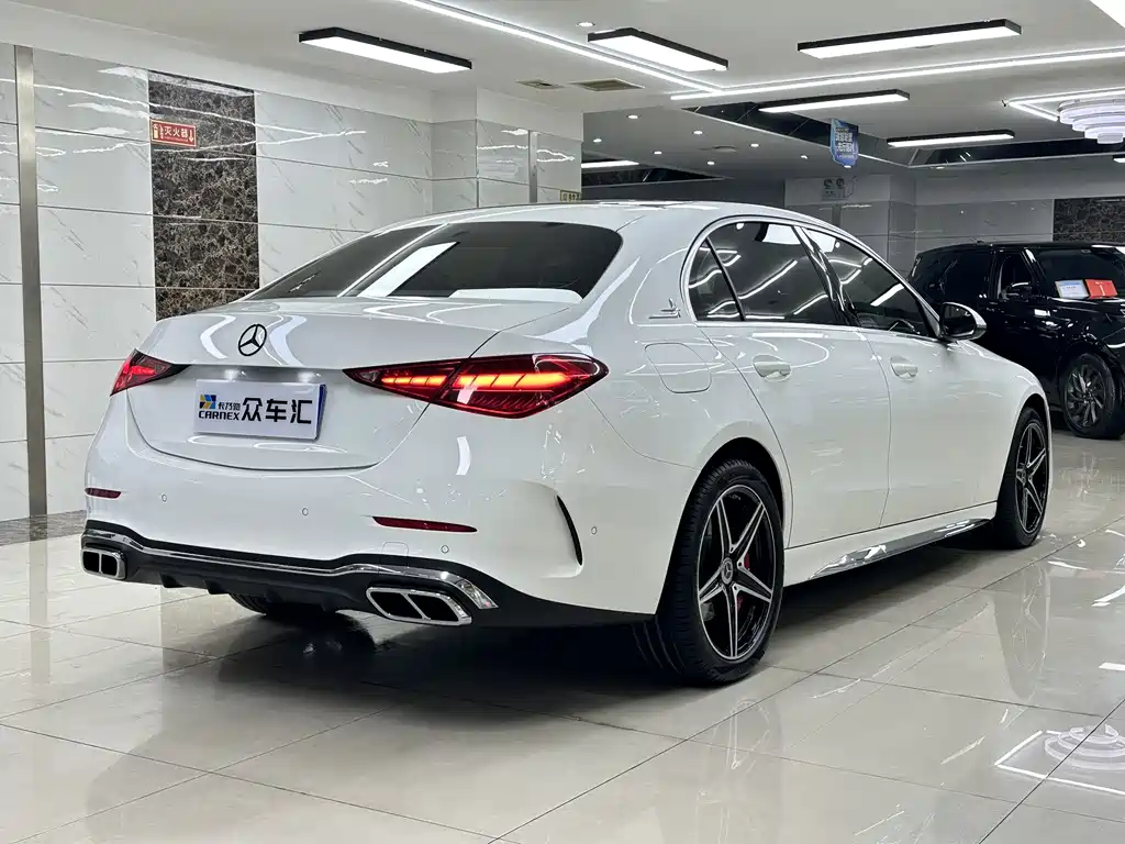 Mercedes-Benz C-Class — миниатюра 6