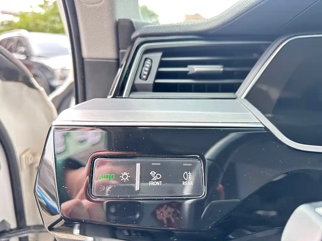 Audi e-tron — миниатюра 17