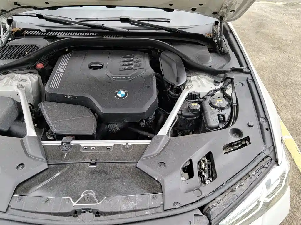 BMW 5 Series — миниатюра 22