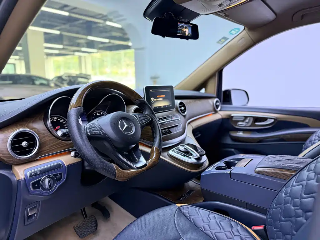 Mercedes-Benz V-Class — миниатюра 4