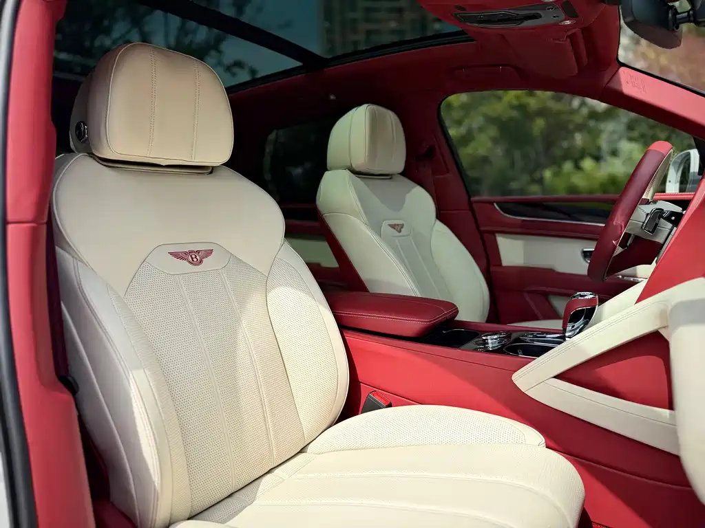 Bentley Bentayga — миниатюра 17