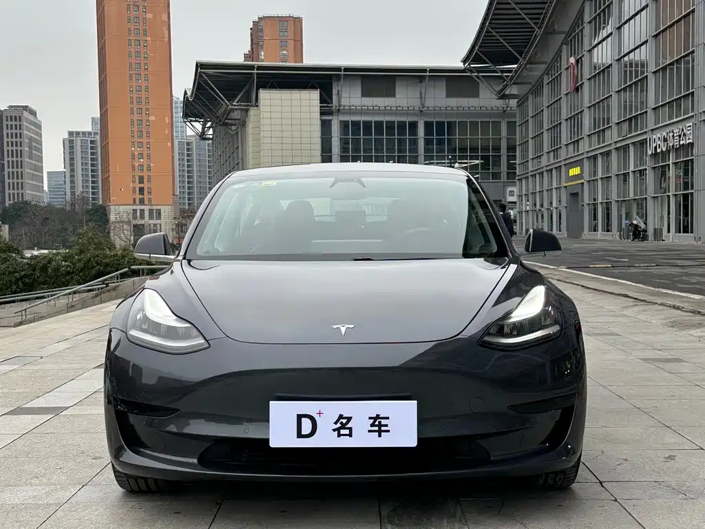 Tesla Model 3 — миниатюра 2