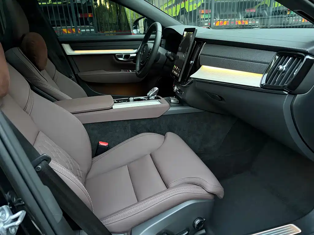 Volvo S90 — миниатюра 16