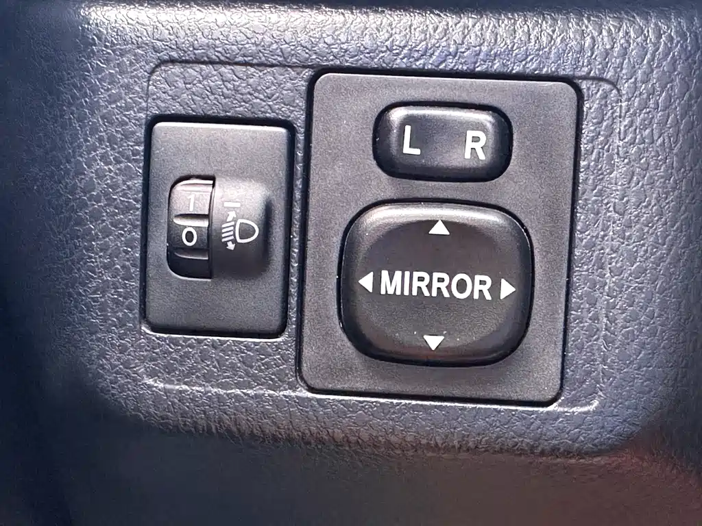 Toyota Yaris L — миниатюра 18