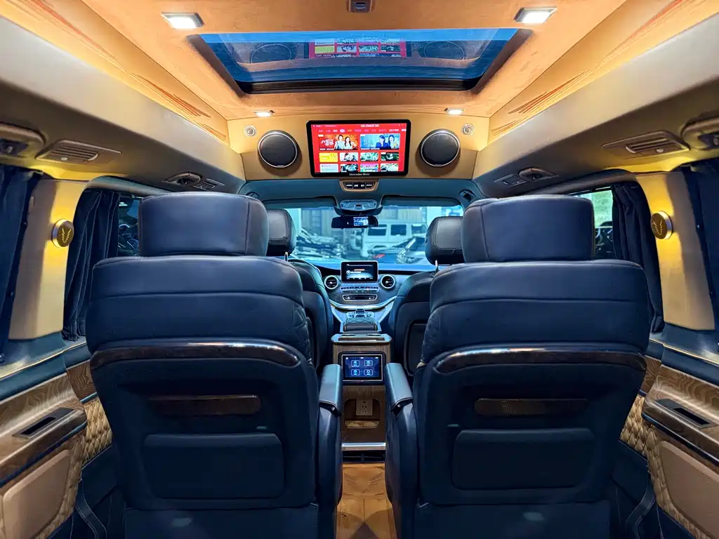 Mercedes-Benz V-Class — миниатюра 24