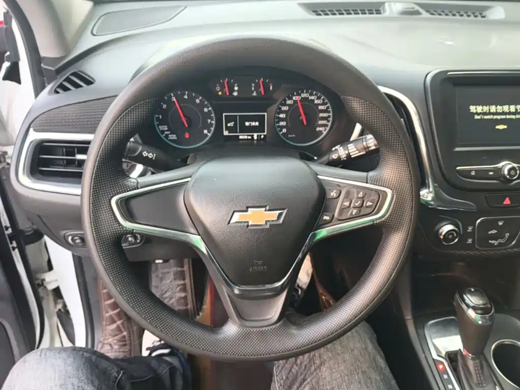 Chevrolet Equinox — миниатюра 11